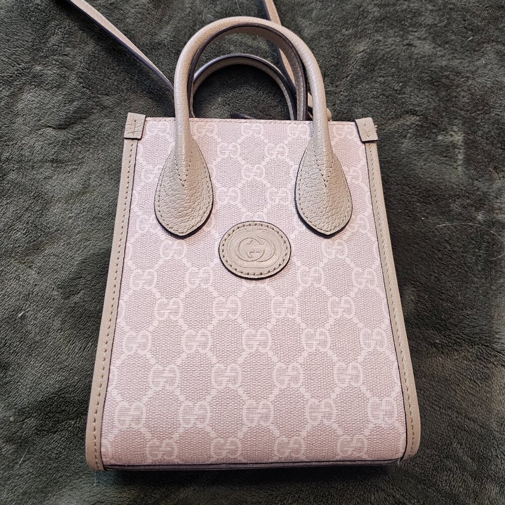 Gucci petite bag
